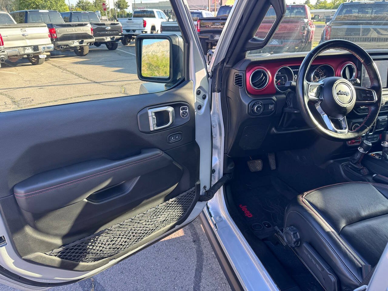 Used 2023 Jeep Wrangler Unlimited Rubicon w/ Cold Weather Group AWD/4WD image 14
