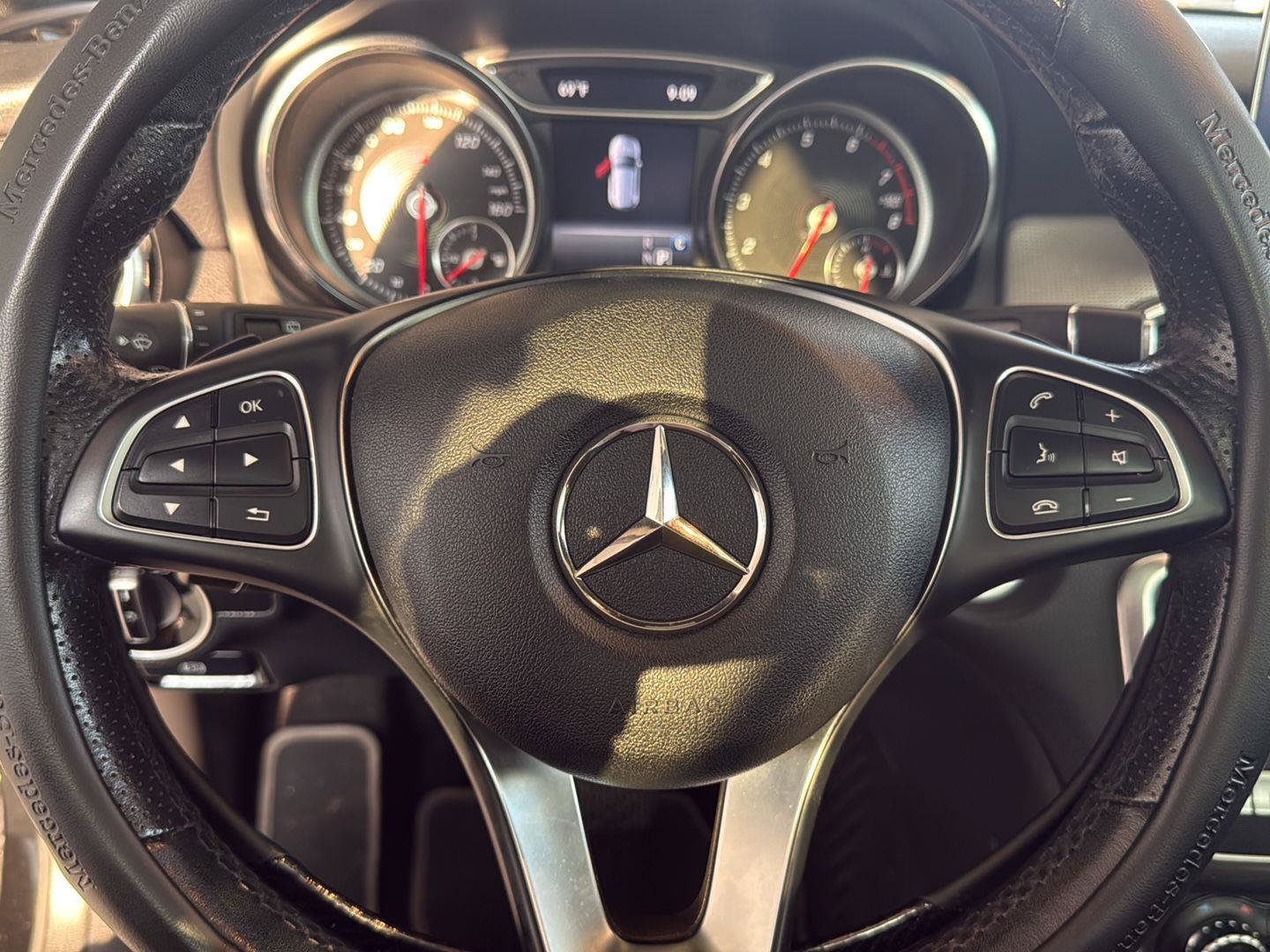 Used 2019 Mercedes-Benz GLA 250 4MATIC w/ Multimedia Package image 3