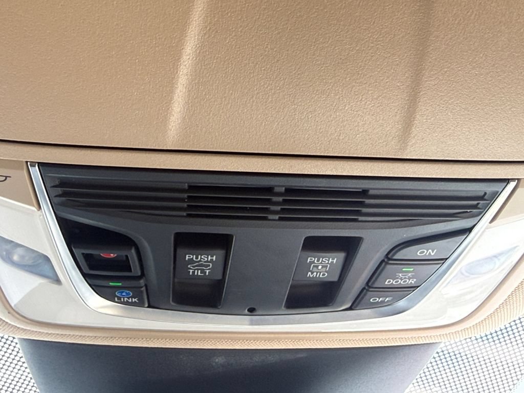 Used 2024 Acura MDX SH-AWD image 18
