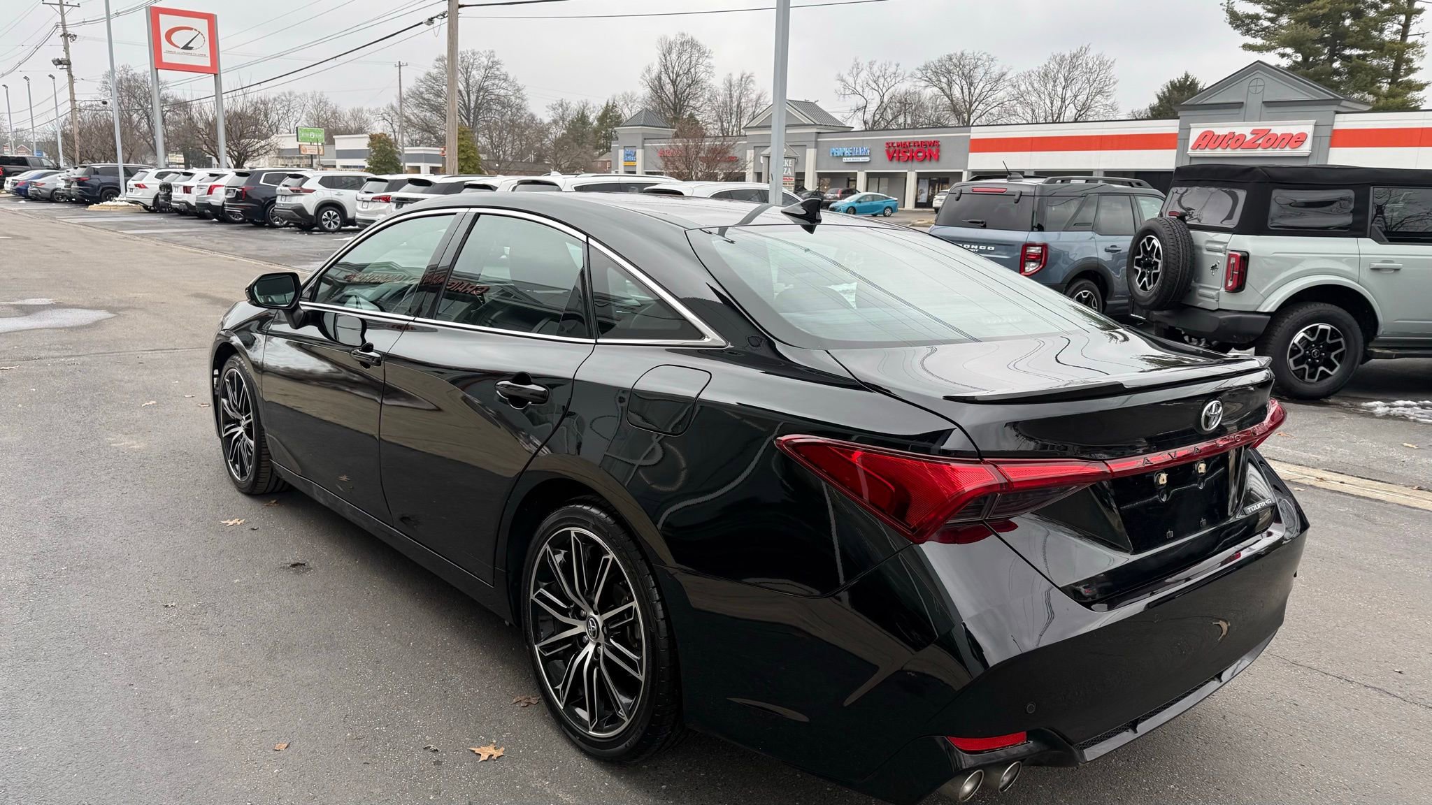 Used 2019 Toyota Avalon Touring image 4