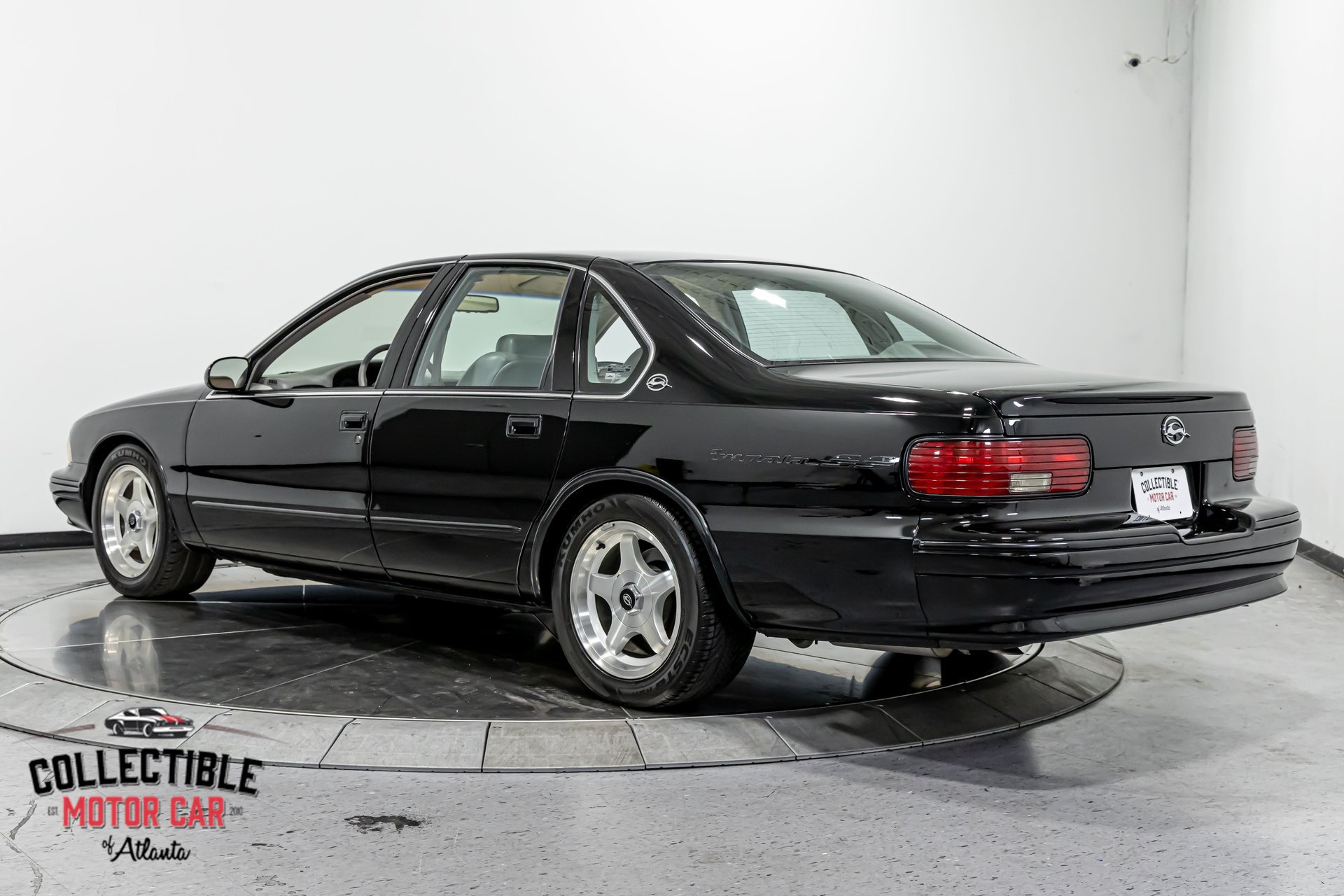 Used 1996 Chevrolet Impala SS RWD image 15