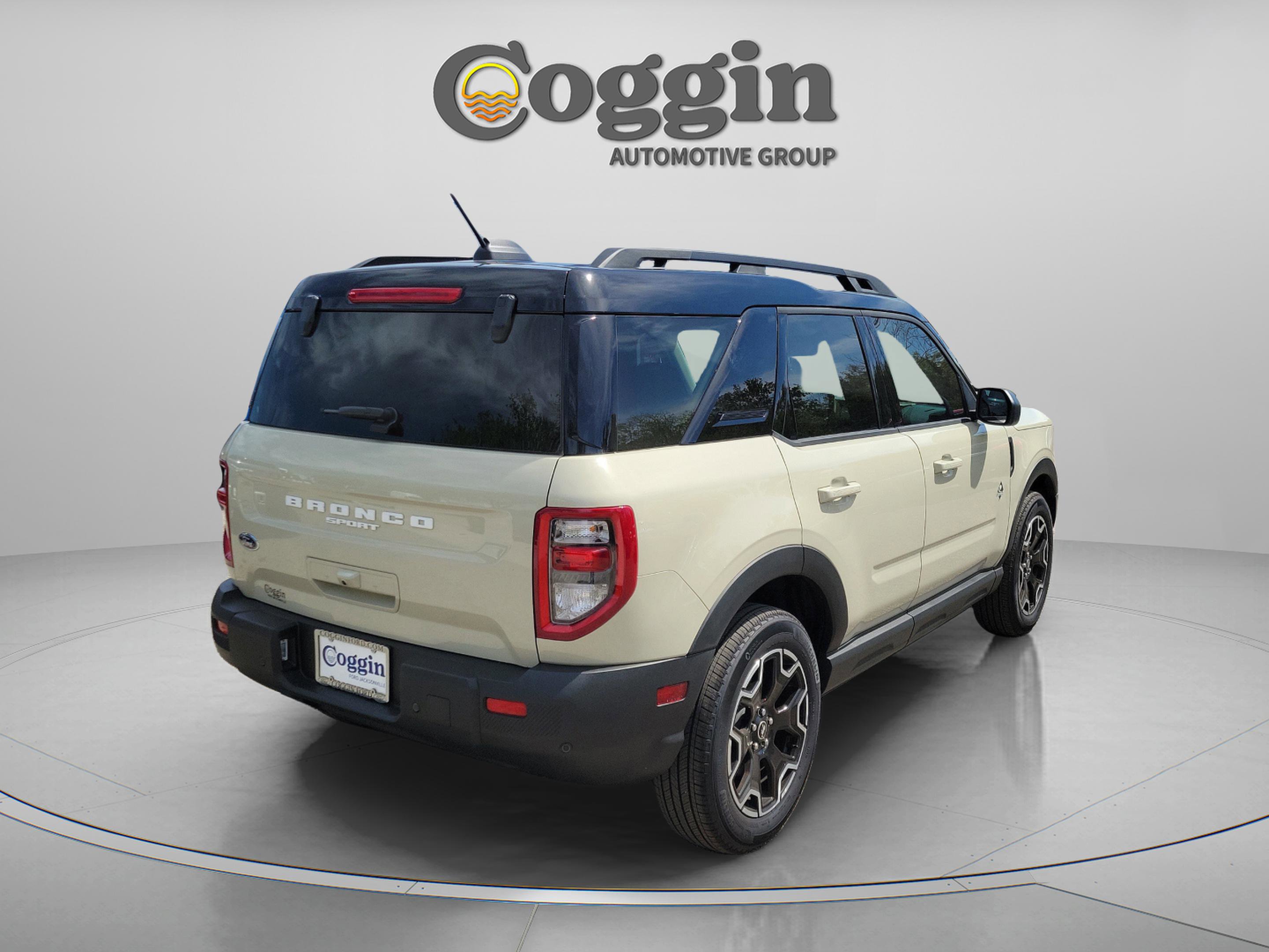 New 2025 Ford Bronco Sport Outer Banks image 3