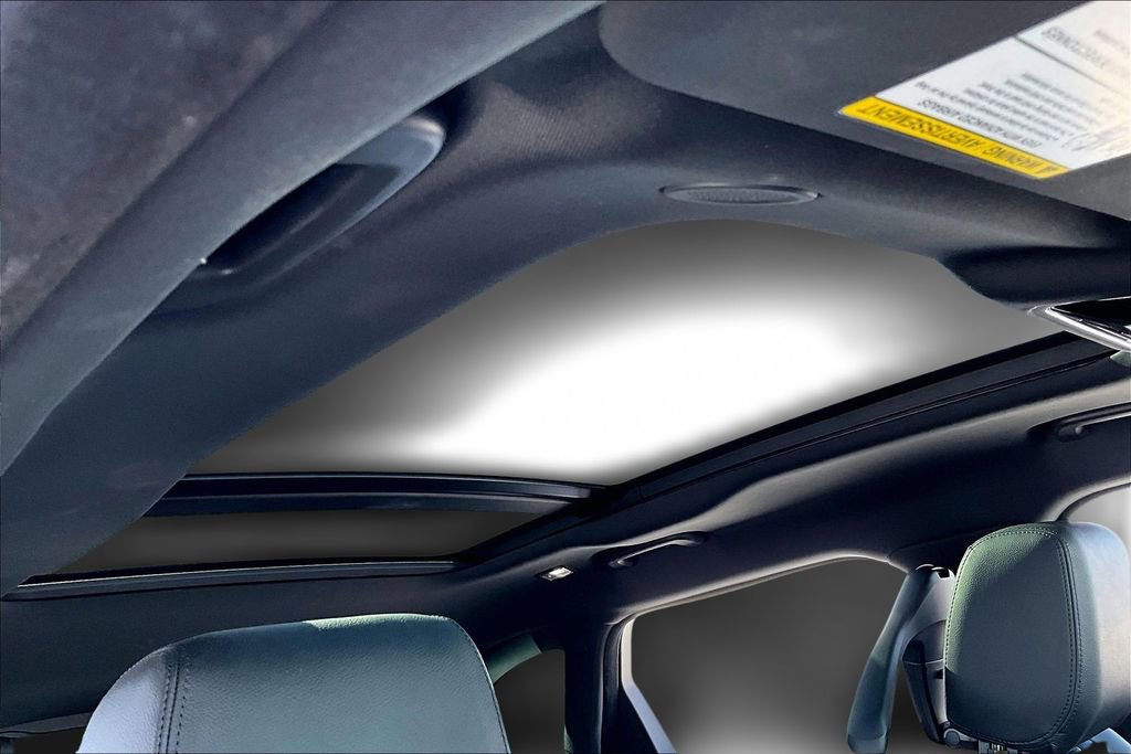 Certified 2024 Land Rover Range Rover Velar Dynamic SE image 25