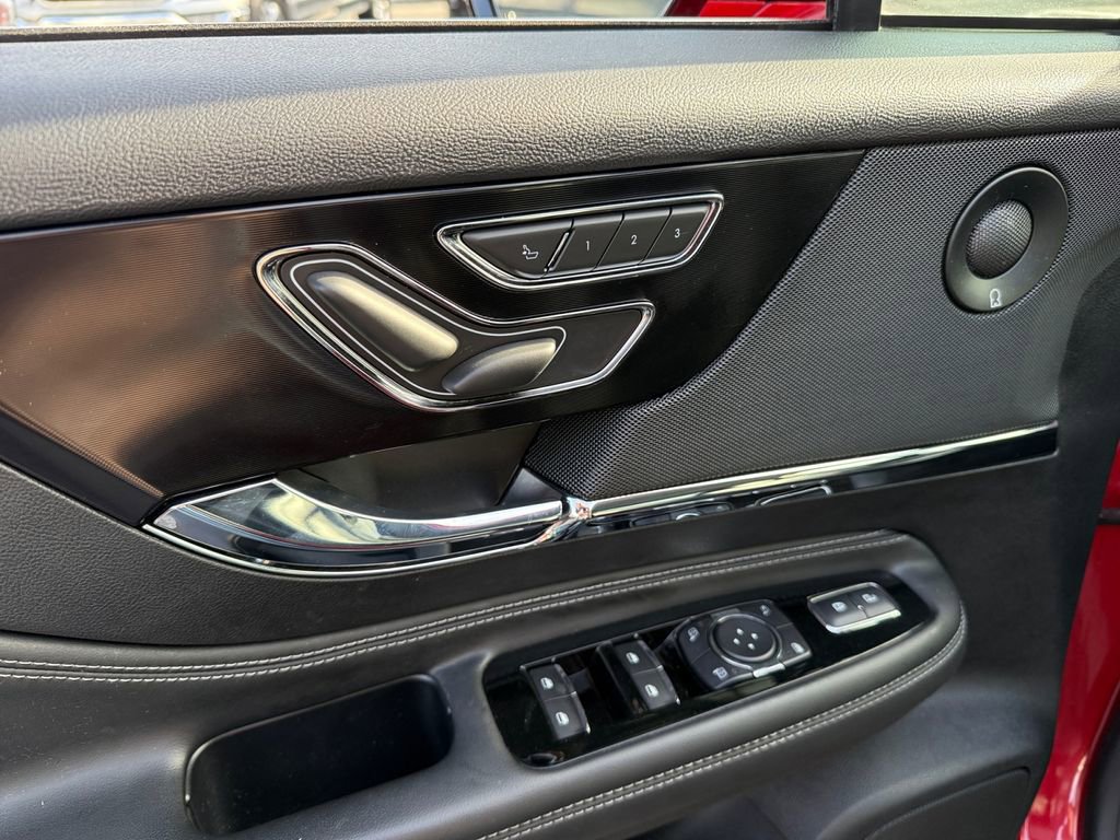 Used 2022 Lincoln Corsair Reserve w/ Equipment Group 201A image 20