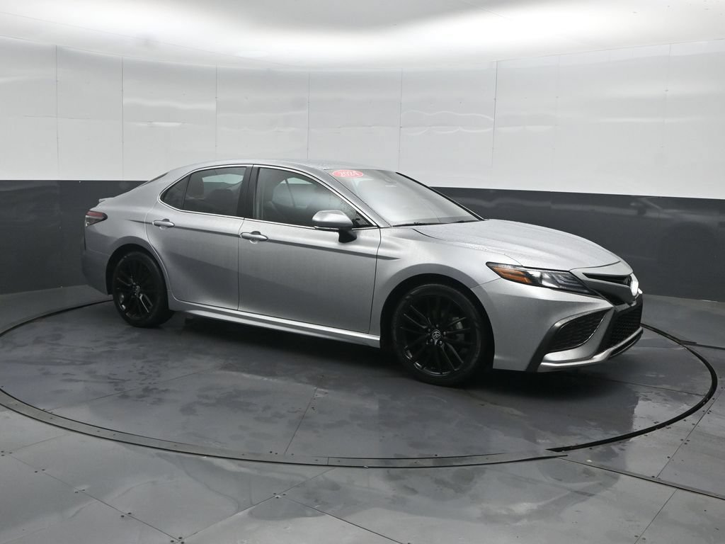 Used 2024 Toyota Camry XSE FWD image 4