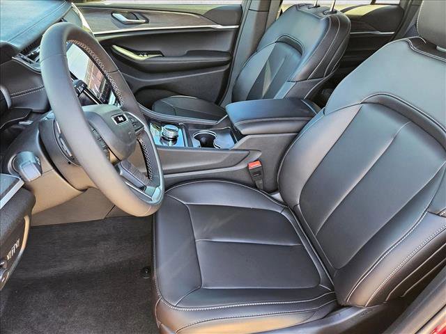 New 2025 Jeep Grand Cherokee Limited image 4