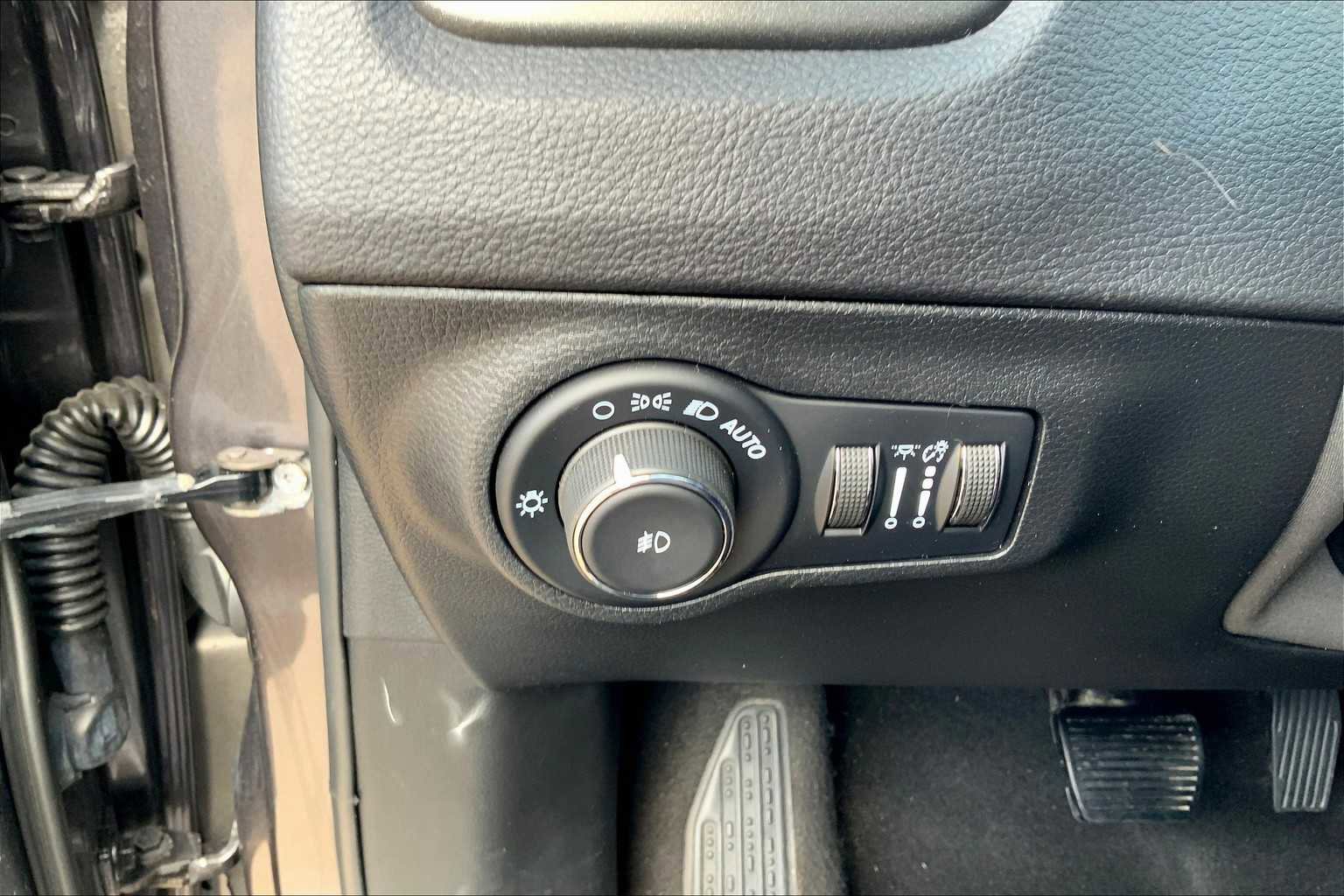 Used 2021 Jeep Compass Trailhawk image 31