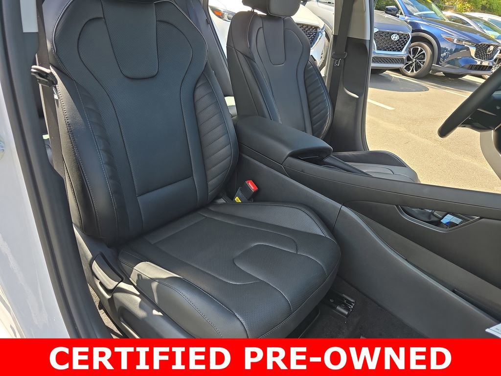 Used 2025 Hyundai Elantra Limited image 10