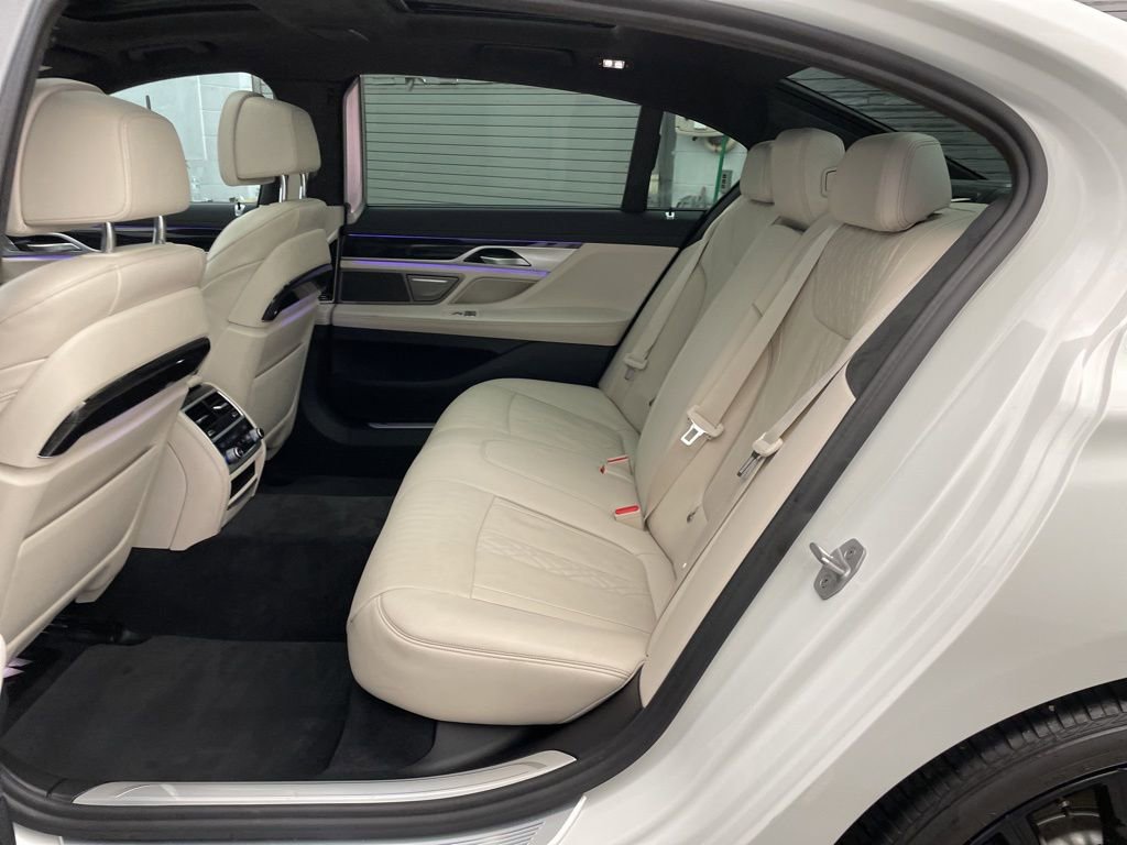 Used 2021 BMW 740i w/ M Sport Package RWD image 23