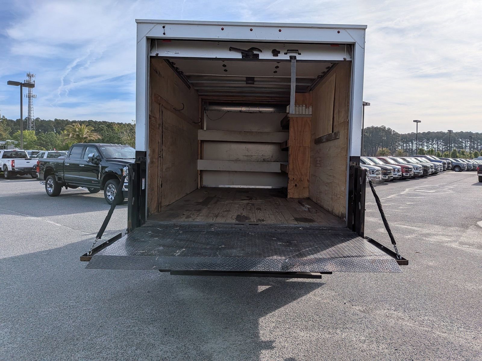 Certified 2023 Ford E-450 and Econoline 450 Super Duty w/ Power Windows & Locks Group image 7