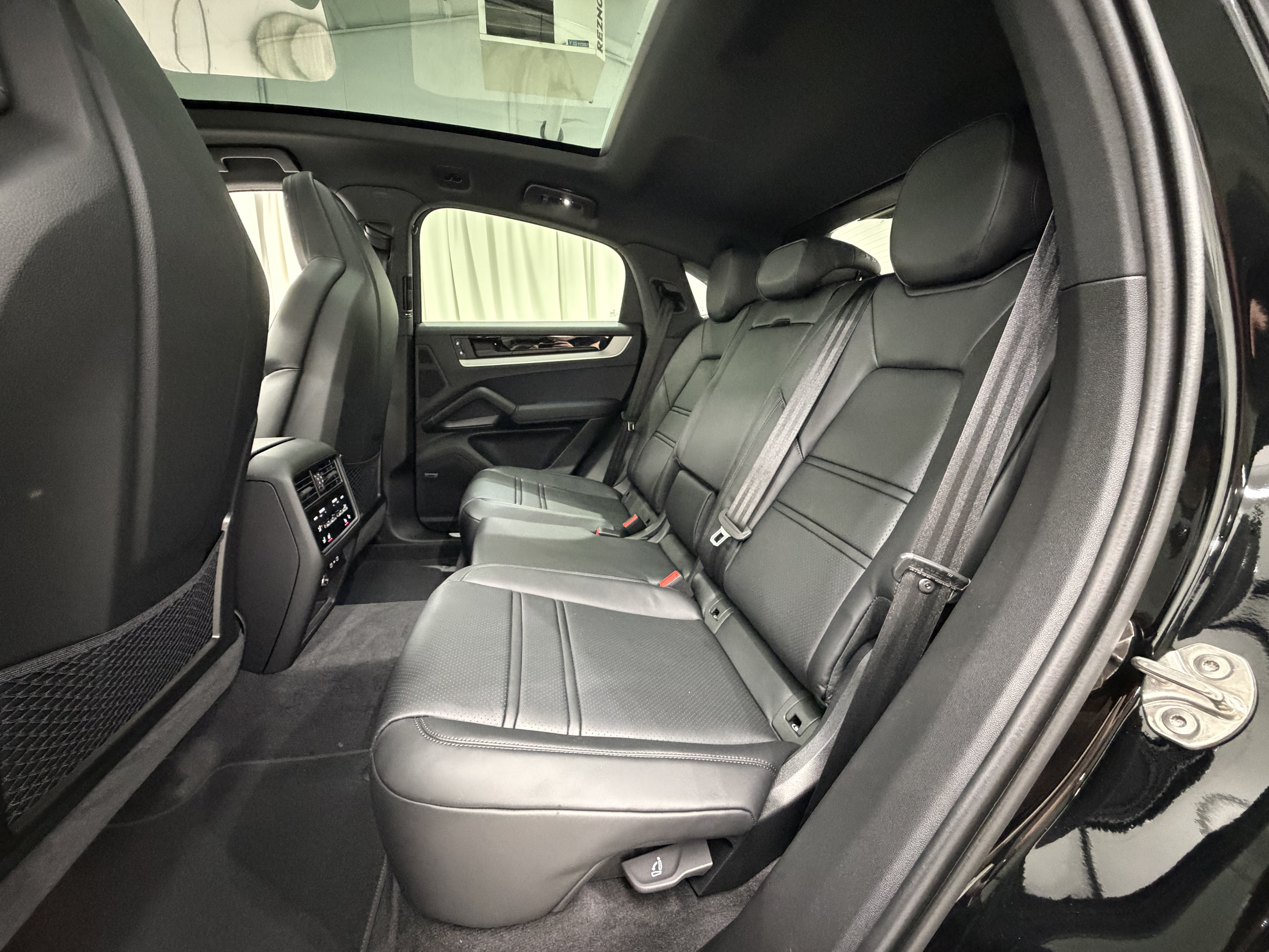 New 2026 Porsche Cayenne Coupe AWD/4WD image 20