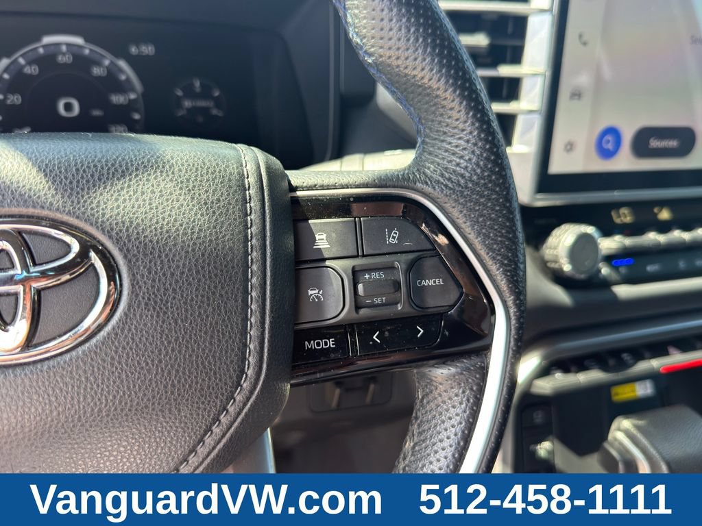 Used 2022 Toyota Tundra Platinum AWD/4WD image 18