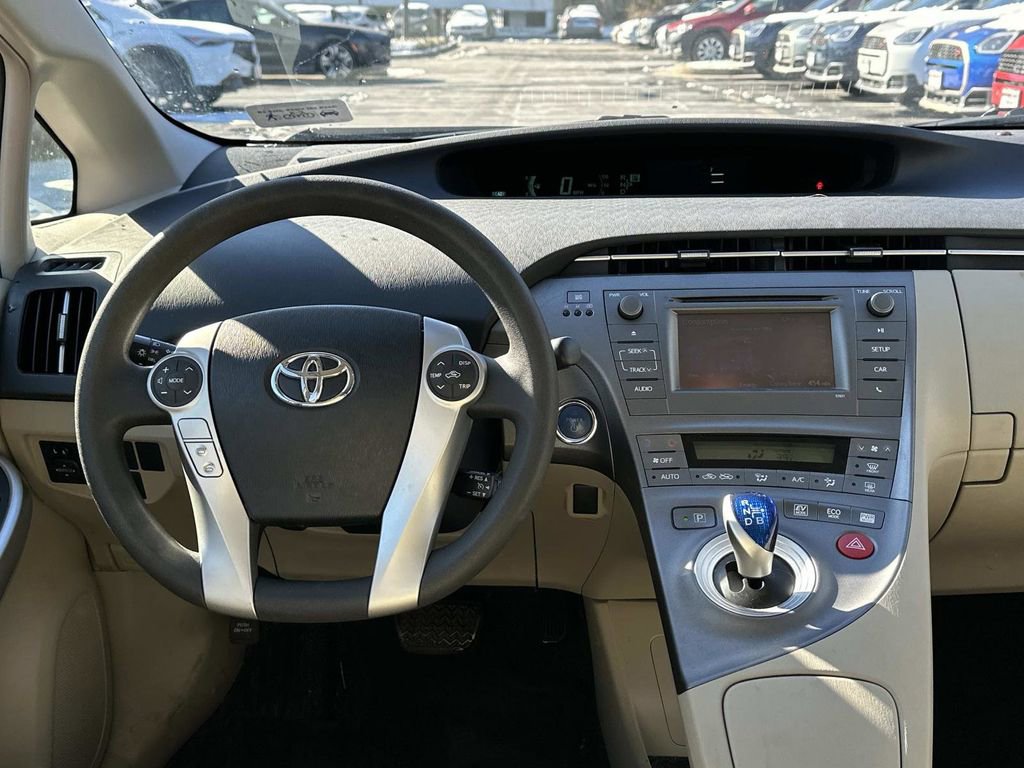 Used 2015 Toyota Prius Four image 10