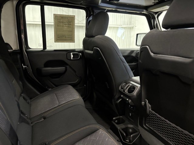 Used 2025 Jeep Gladiator Mojave w/ Convenience Group image 18