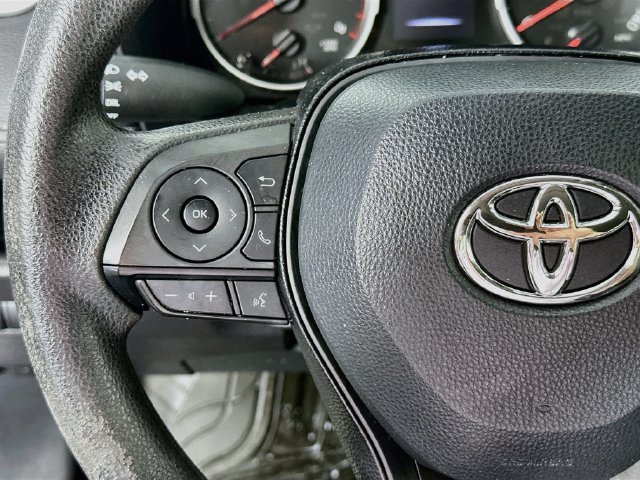 Used 2021 Toyota RAV4 LE AWD/4WD image 19