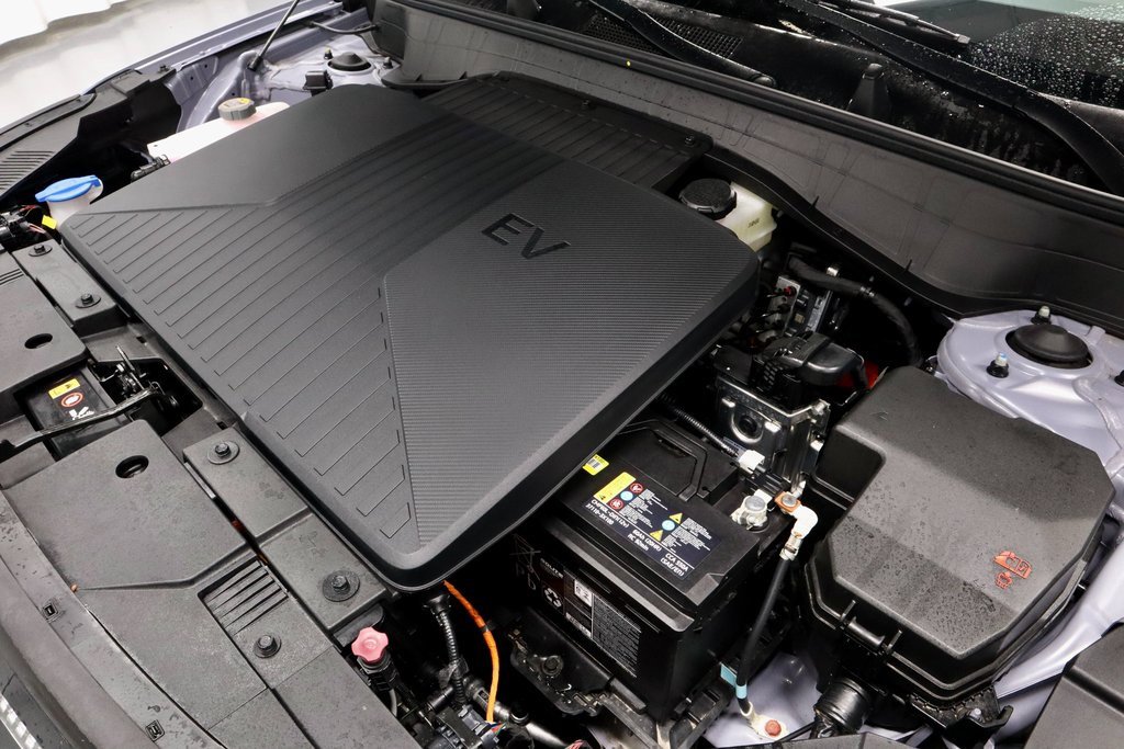 Certified 2024 Hyundai Kona SE image 16