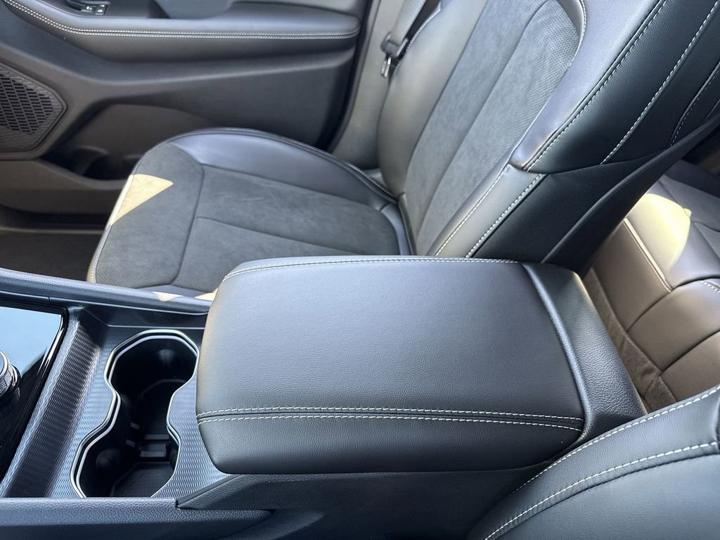 New 2025 Jeep Grand Cherokee Altitude image 22