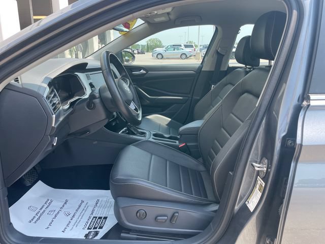Used 2024 Volkswagen Jetta SE FWD image 19