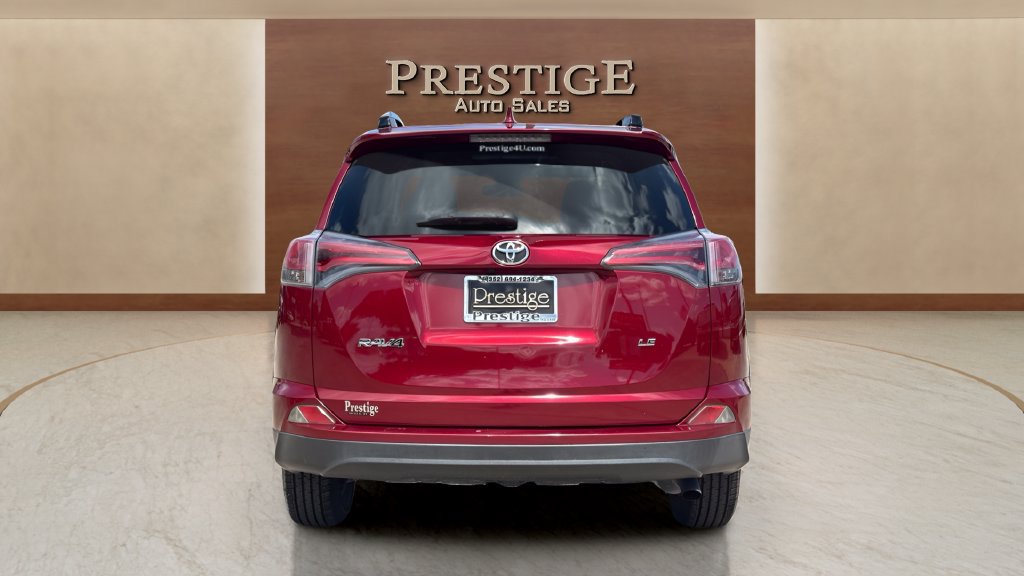 Used 2018 Toyota RAV4 LE FWD image 7