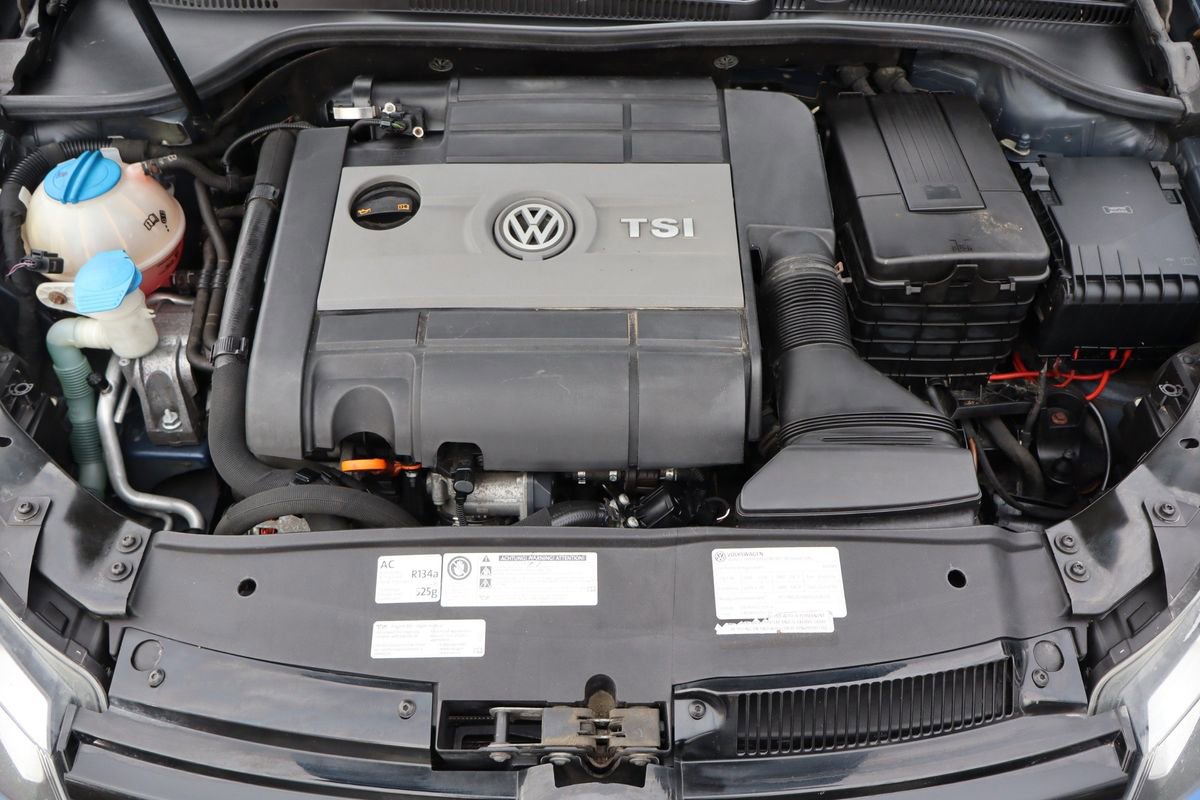 Used 2013 Volkswagen Golf R 2-Door image 37