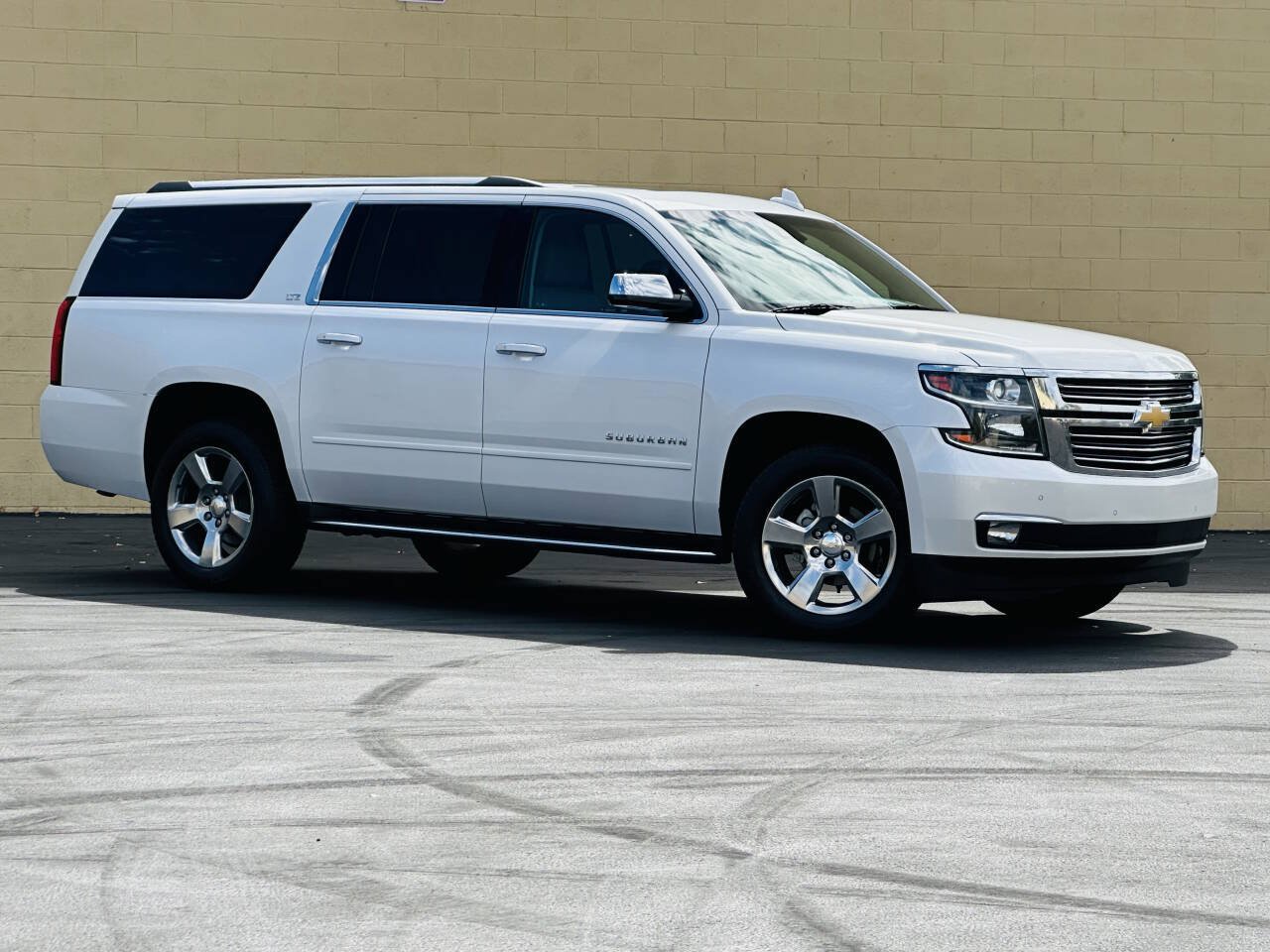 Used 2016 Chevrolet Suburban LTZ AWD/4WD image 2
