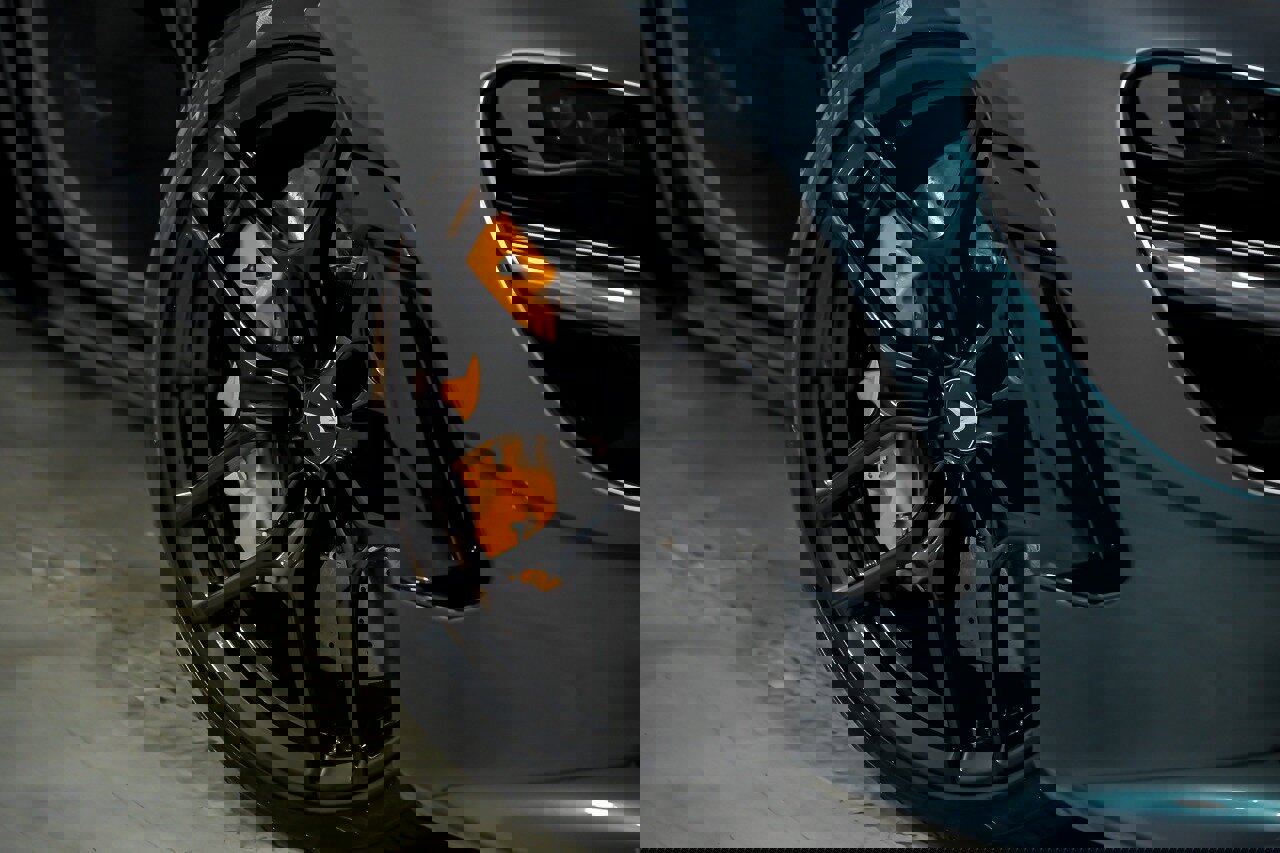 Used 2024 McLaren 750S Spider RWD image 4