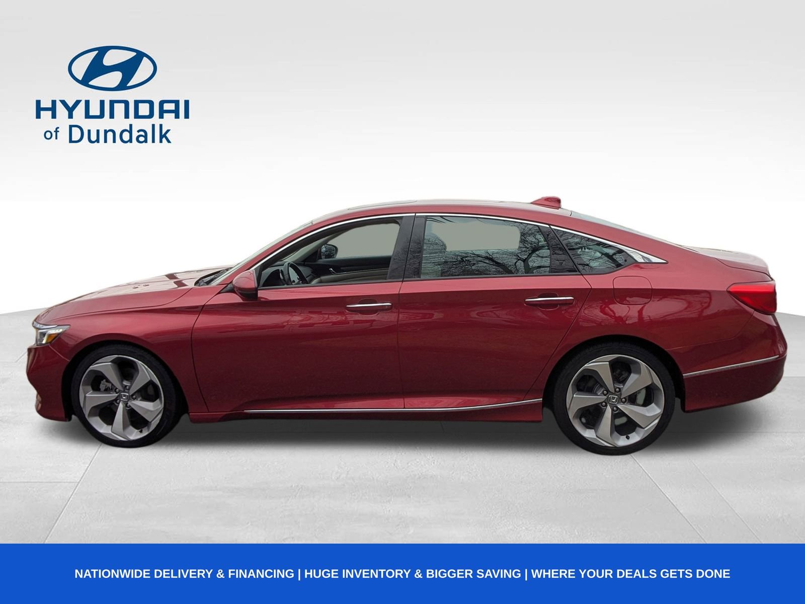 Used 2018 Honda Accord Touring image 2