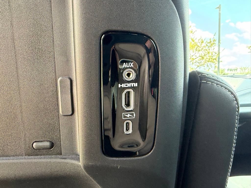 New 2026 Chrysler Pacifica Select FWD image 30