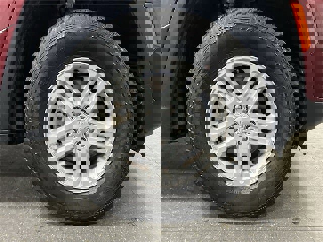 Used 2023 Jeep Grand Cherokee Laredo image 66