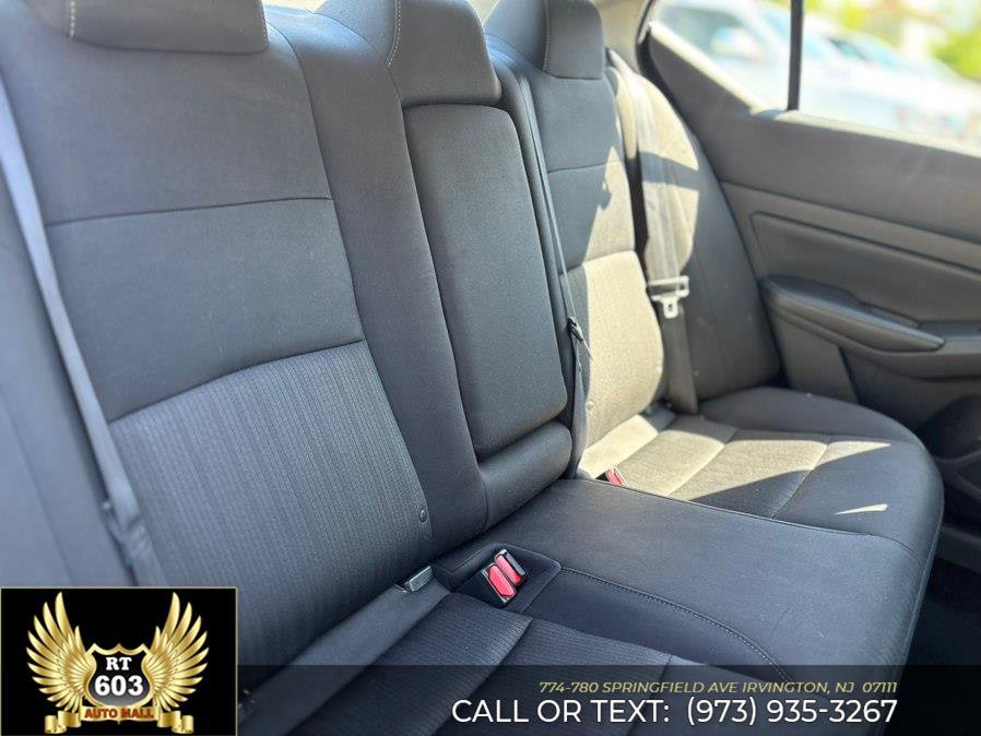 Used 2024 Nissan Altima 2.5 SV FWD image 9