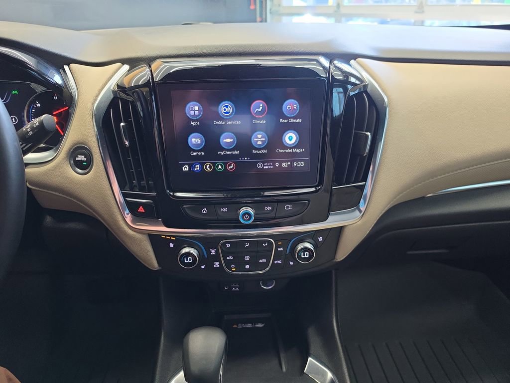 Used 2023 Chevrolet Traverse Premier FWD image 24