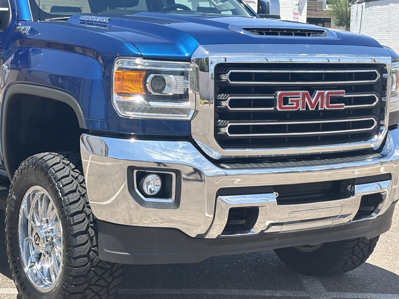 Used 2018 GMC Sierra 3500 SLT AWD/4WD image 12