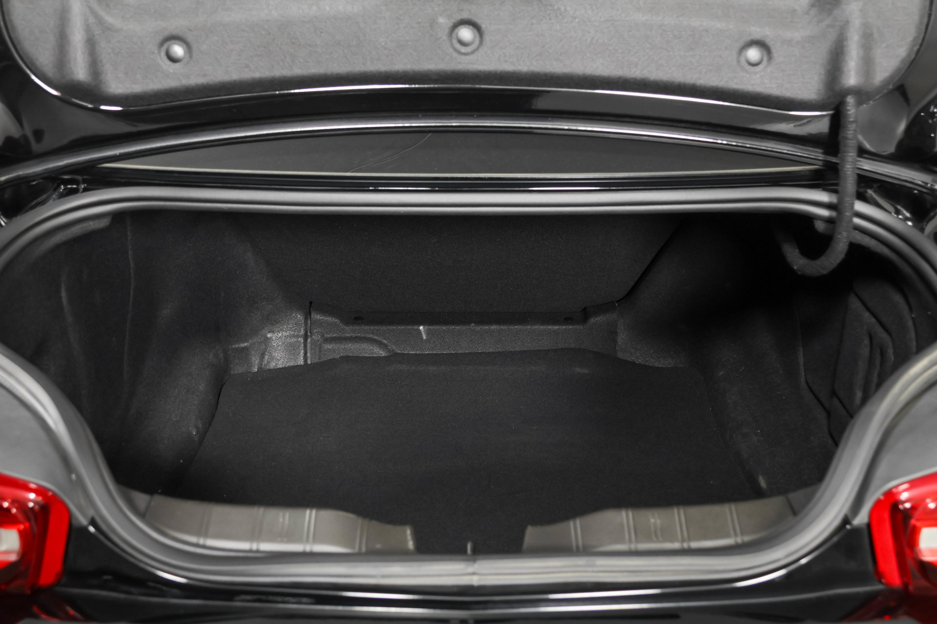 Used 2023 Chevrolet Camaro LT RWD image 34