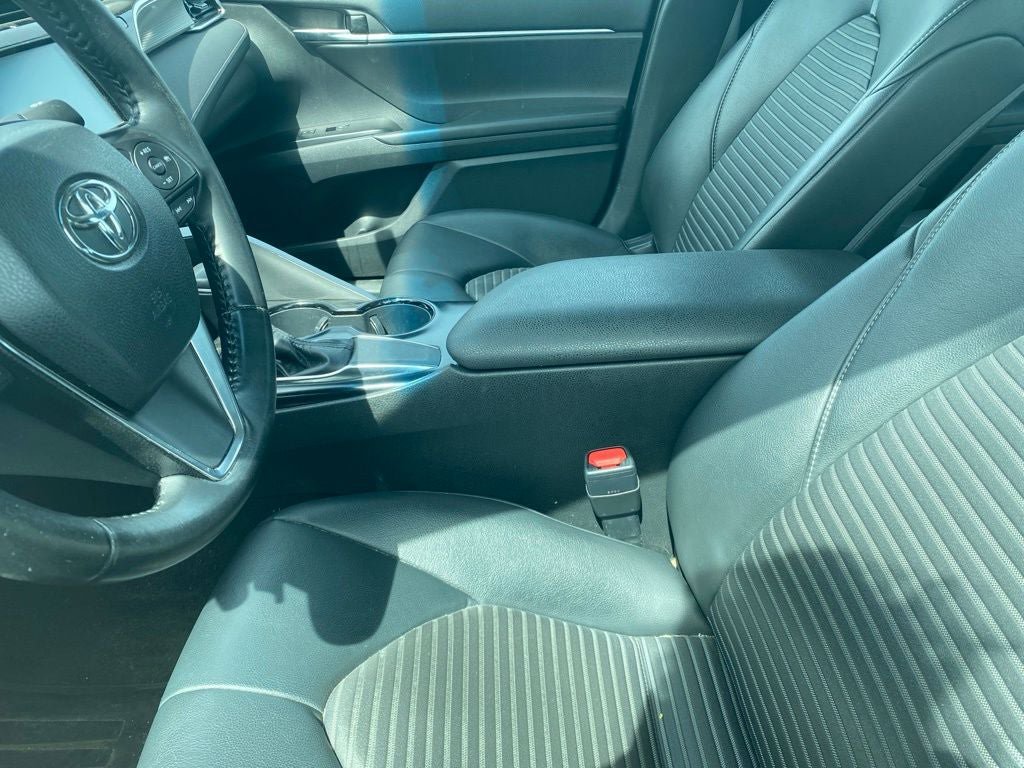 Used 2018 Toyota Camry SE FWD image 7