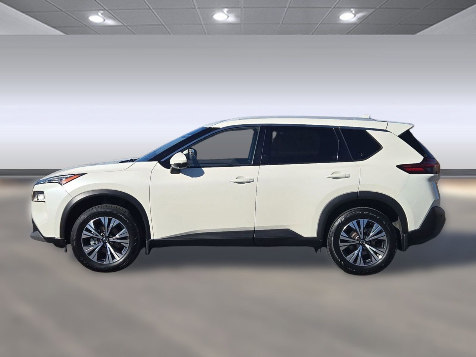Used 2021 Nissan Rogue SV w/ Premium Package image 2