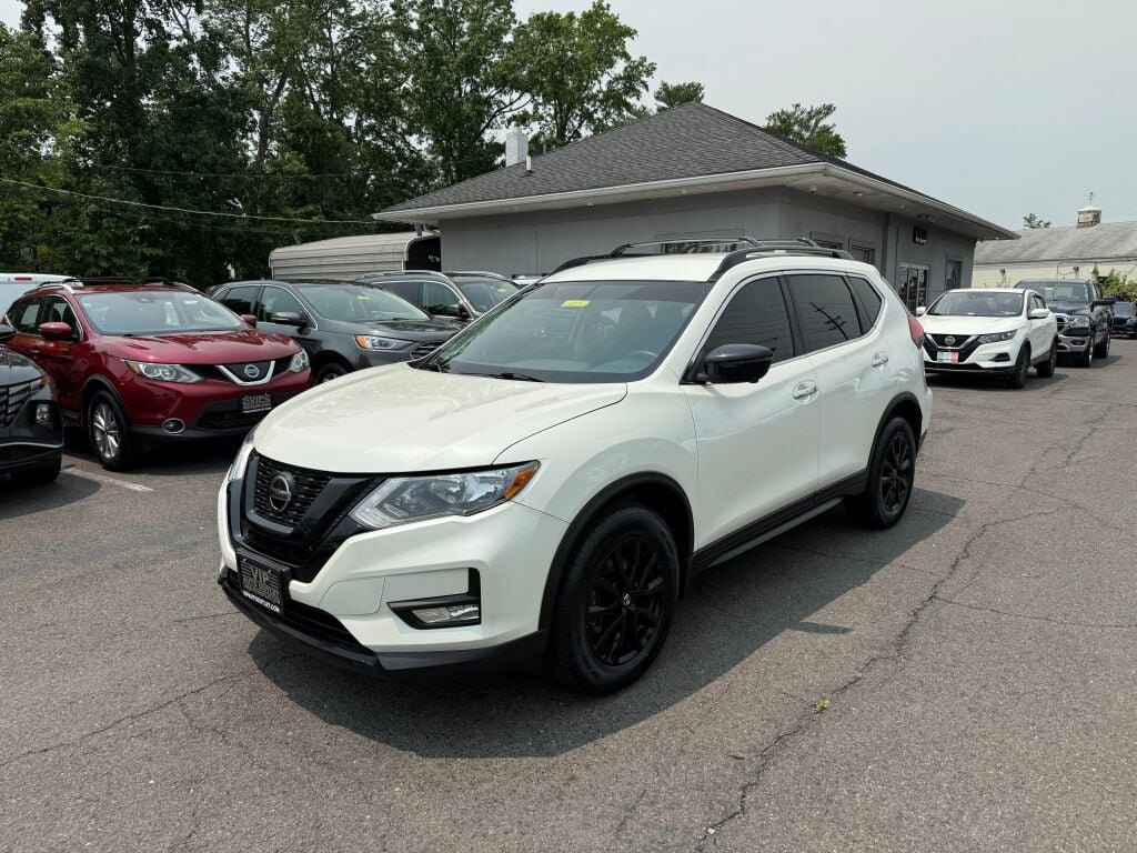 Used 2018 Nissan Rogue SV w/ Premium Package AWD/4WD image 3