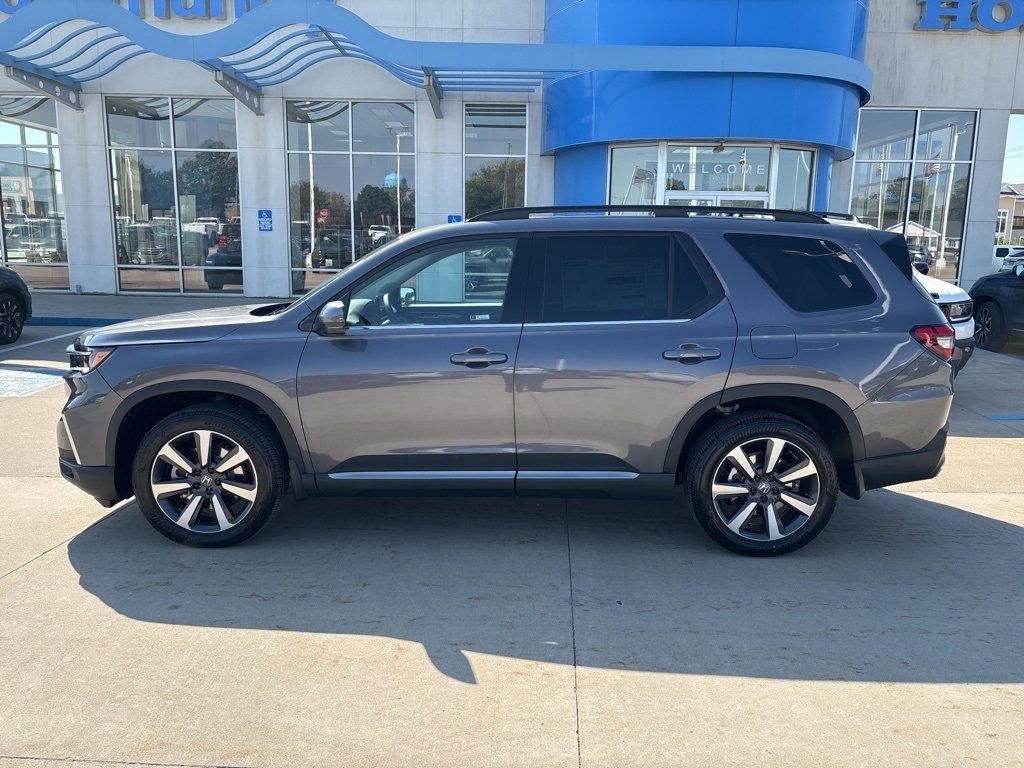 New 2025 Honda Pilot Touring image 6