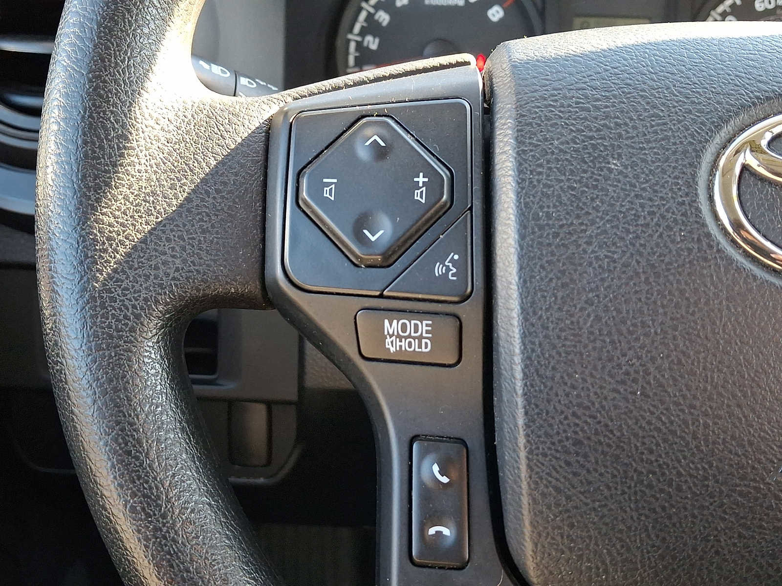 Used 2016 Toyota Tacoma SR image 18