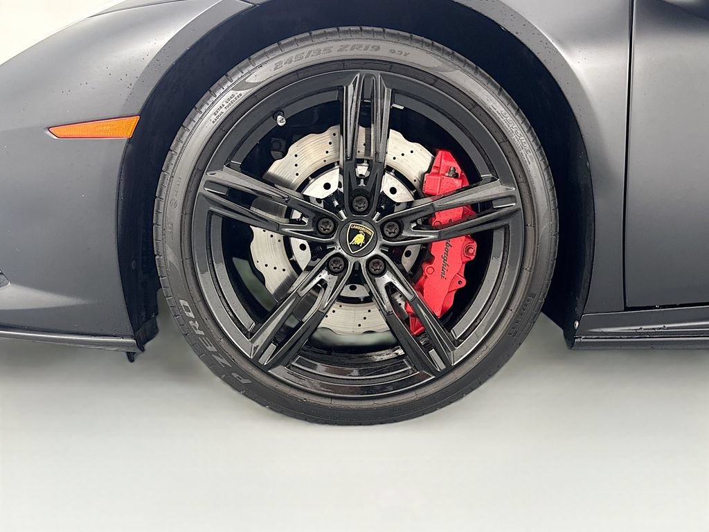 Used 2021 Lamborghini Huracan EVO RWD image 31