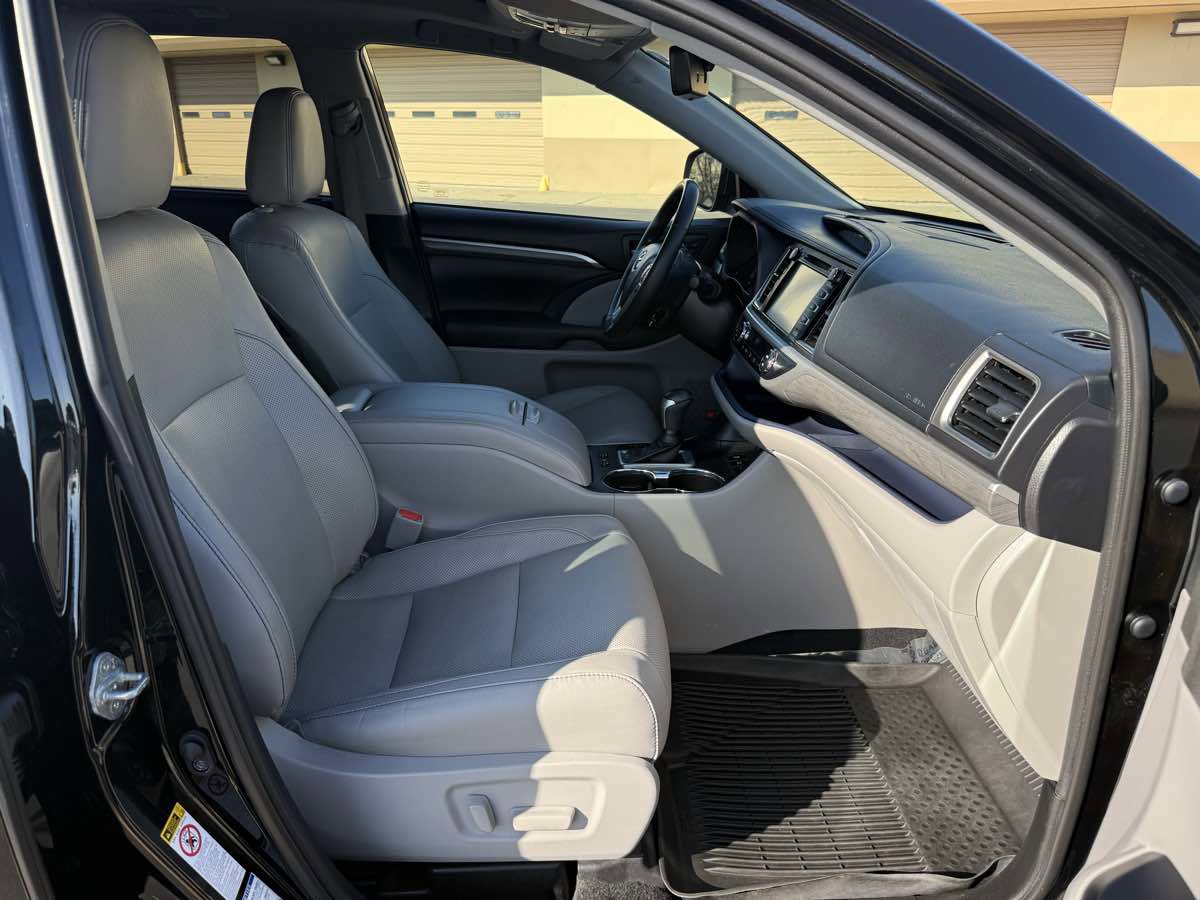 Used 2019 Toyota Highlander Limited Platinum image 20