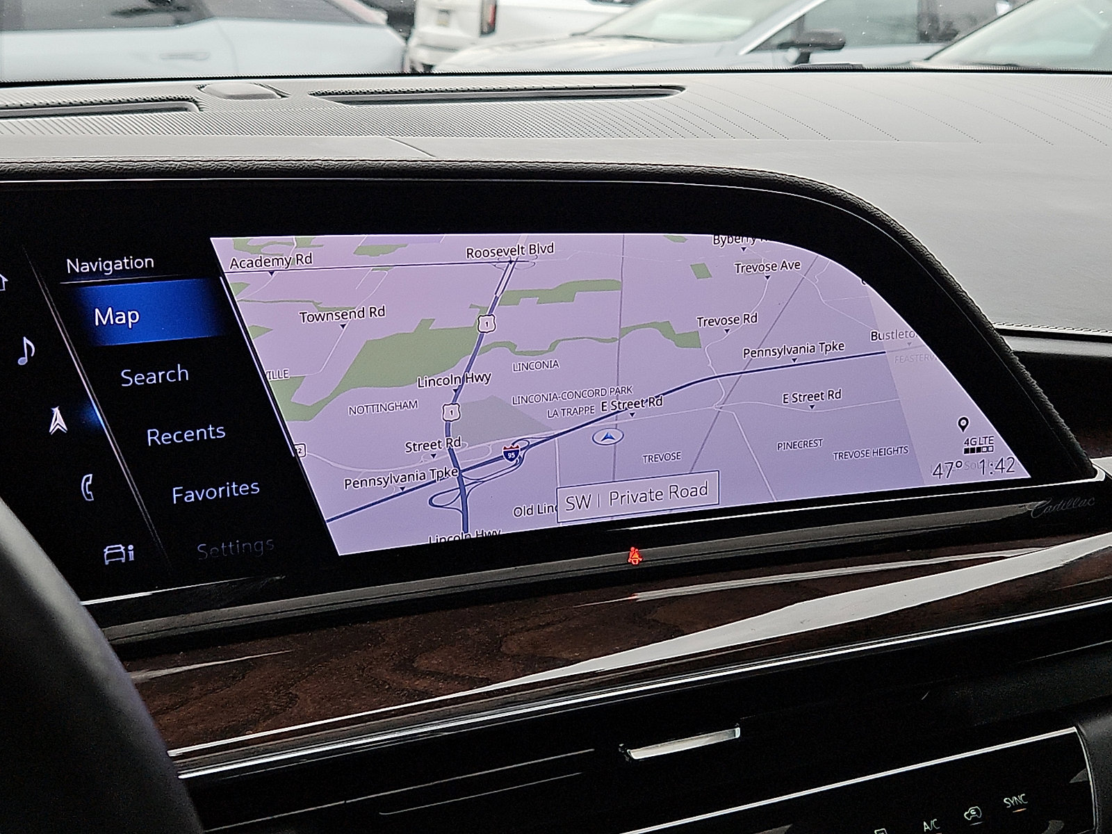 Used 2023 Cadillac Escalade Sport Platinum w/ LPO, ONYX Package image 17