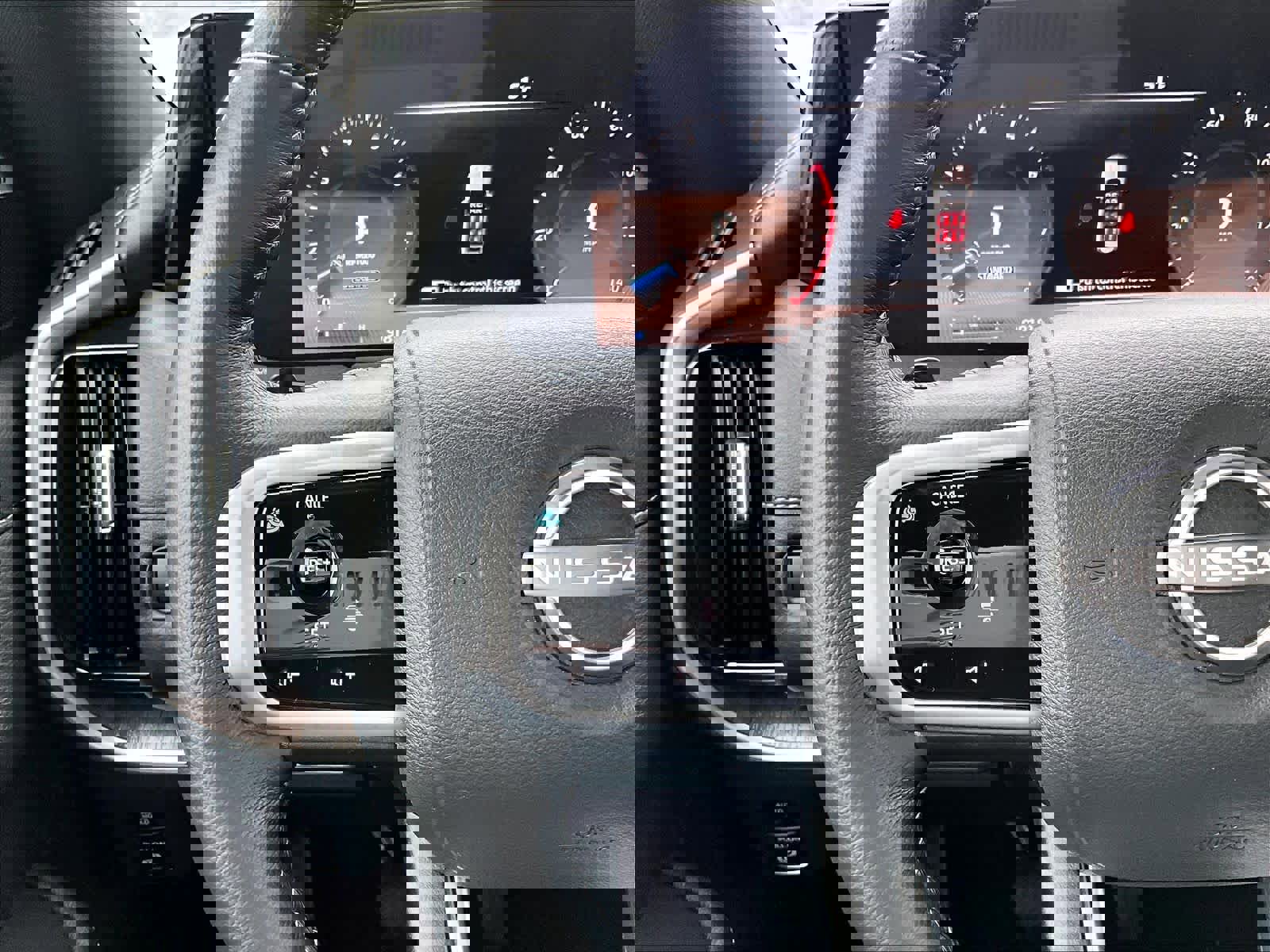 Certified 2025 Nissan Armada SL image 23