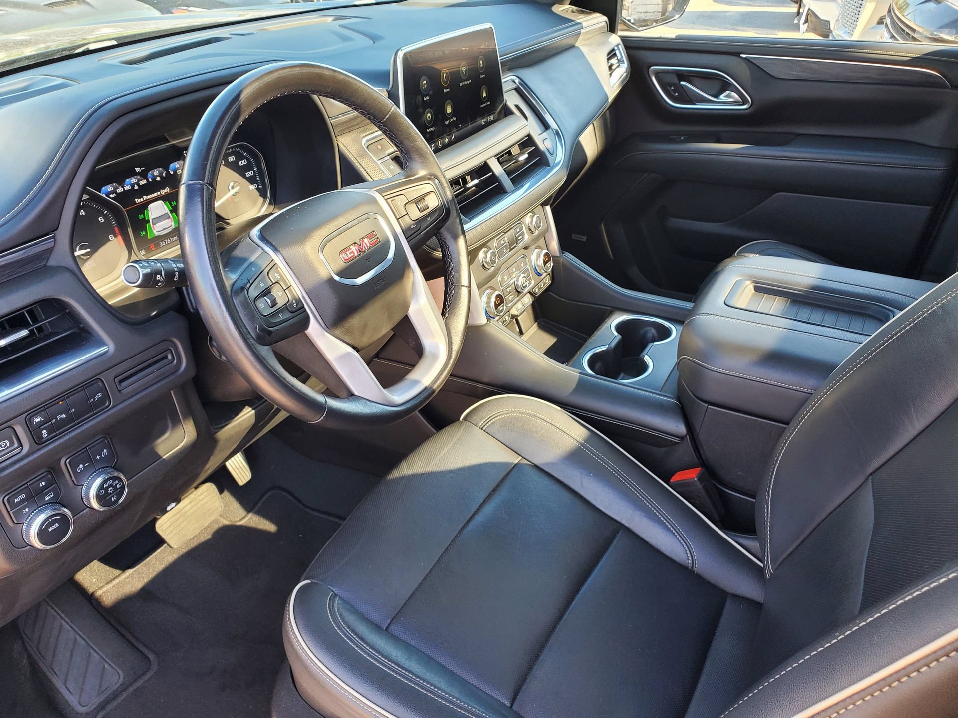 Used 2021 GMC Yukon SLT w/ SLT Premium Package AWD/4WD image 21