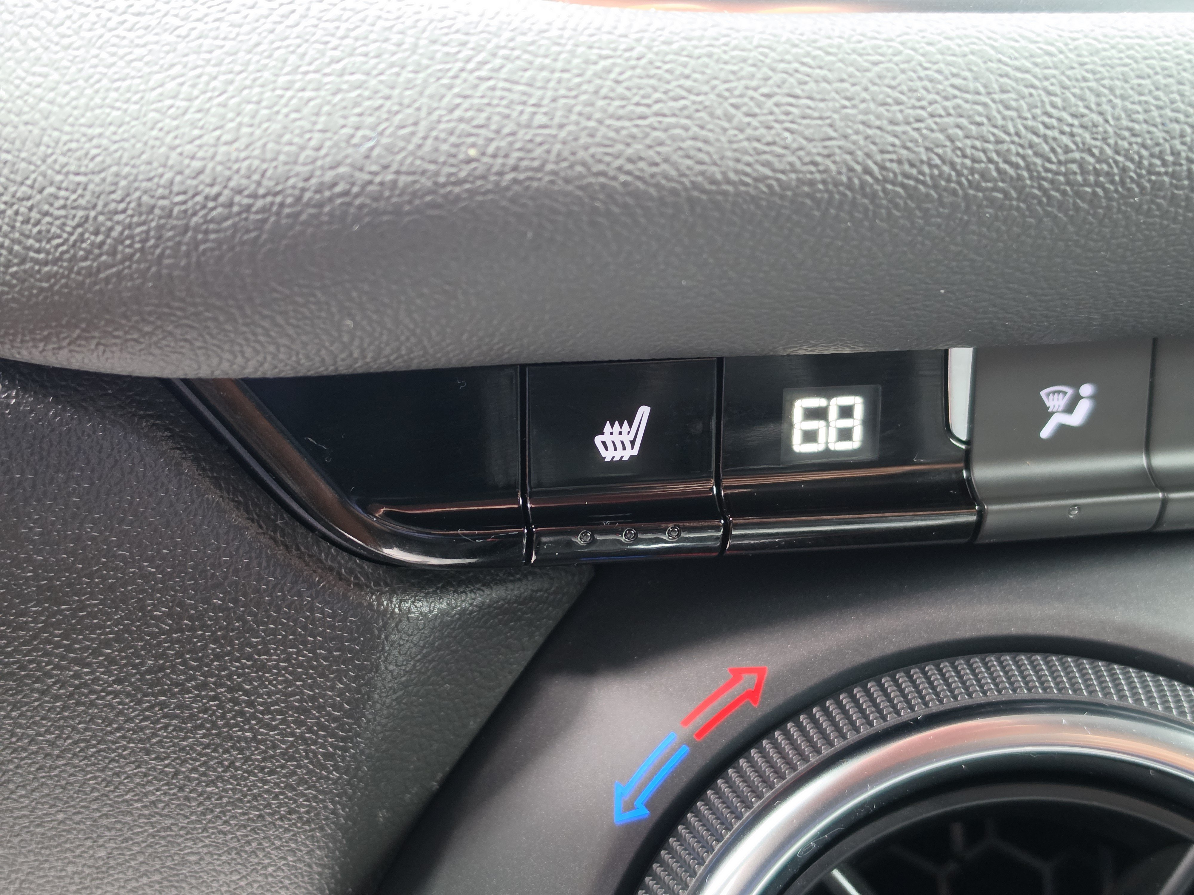 Used 2025 Chevrolet Blazer LT FWD image 28