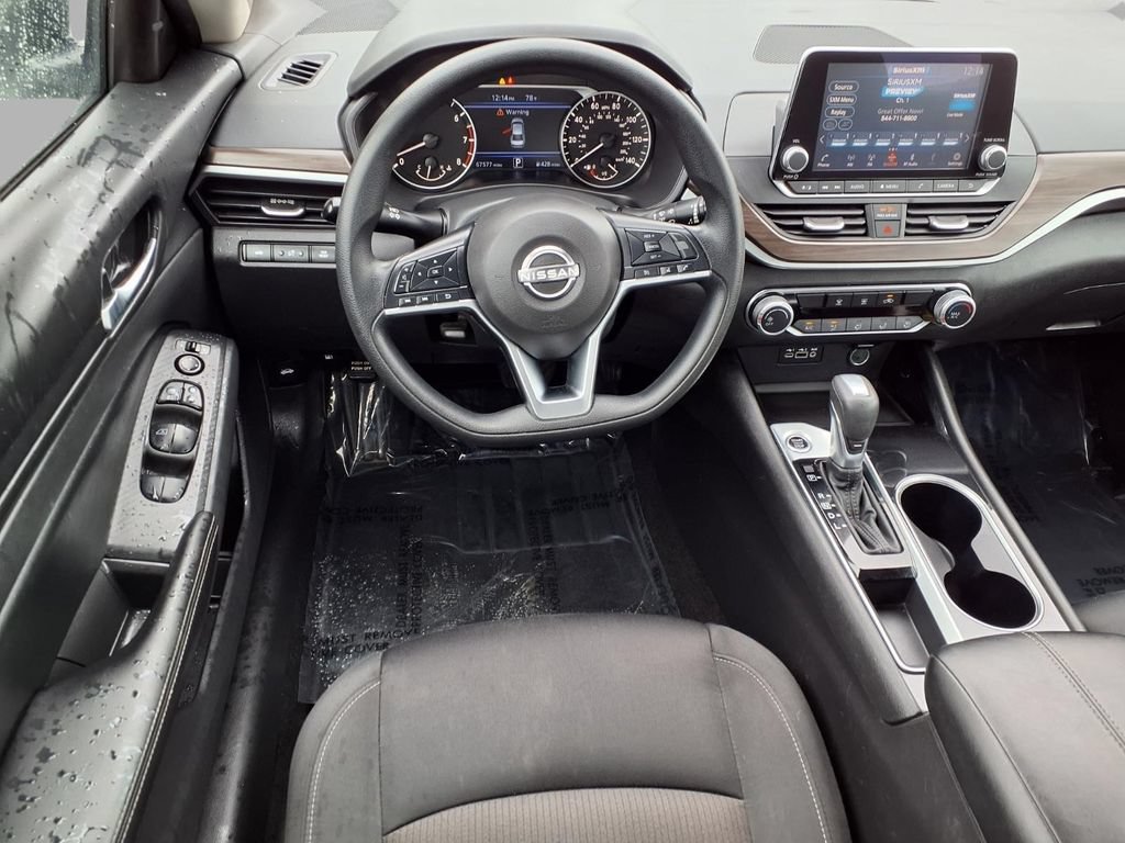 Used 2024 Nissan Altima 2.5 SV FWD image 4