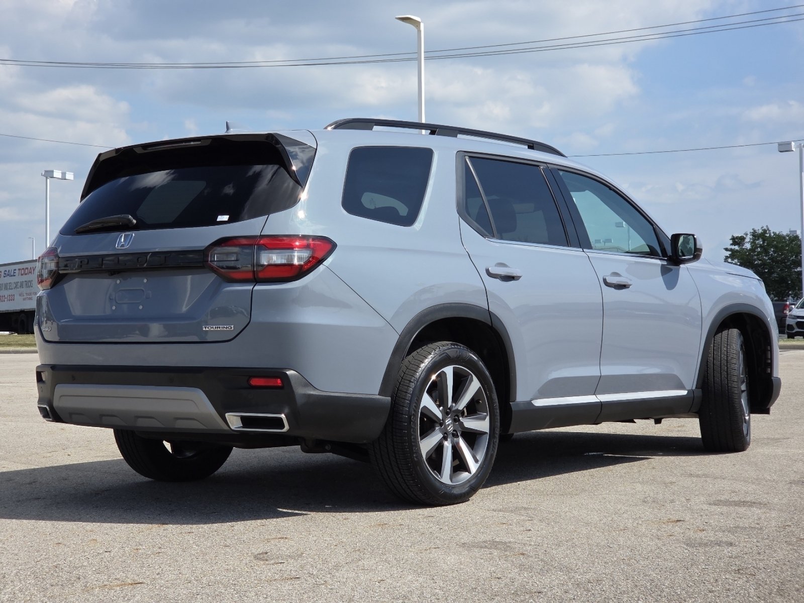 Used 2024 Honda Pilot Touring image 18