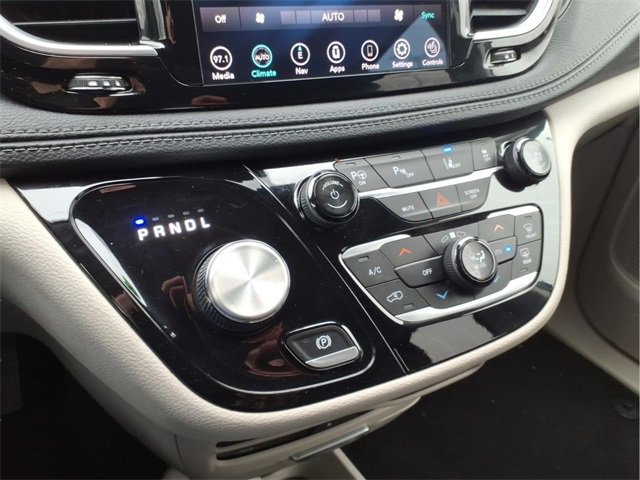 Used 2020 Chrysler Pacifica Limited w/ Advanced Safetytec Group image 19