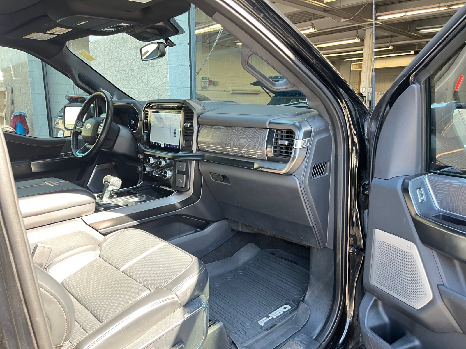 Used 2023 Ford F150 Platinum w/ FX4 Off-Road Package AWD/4WD image 28