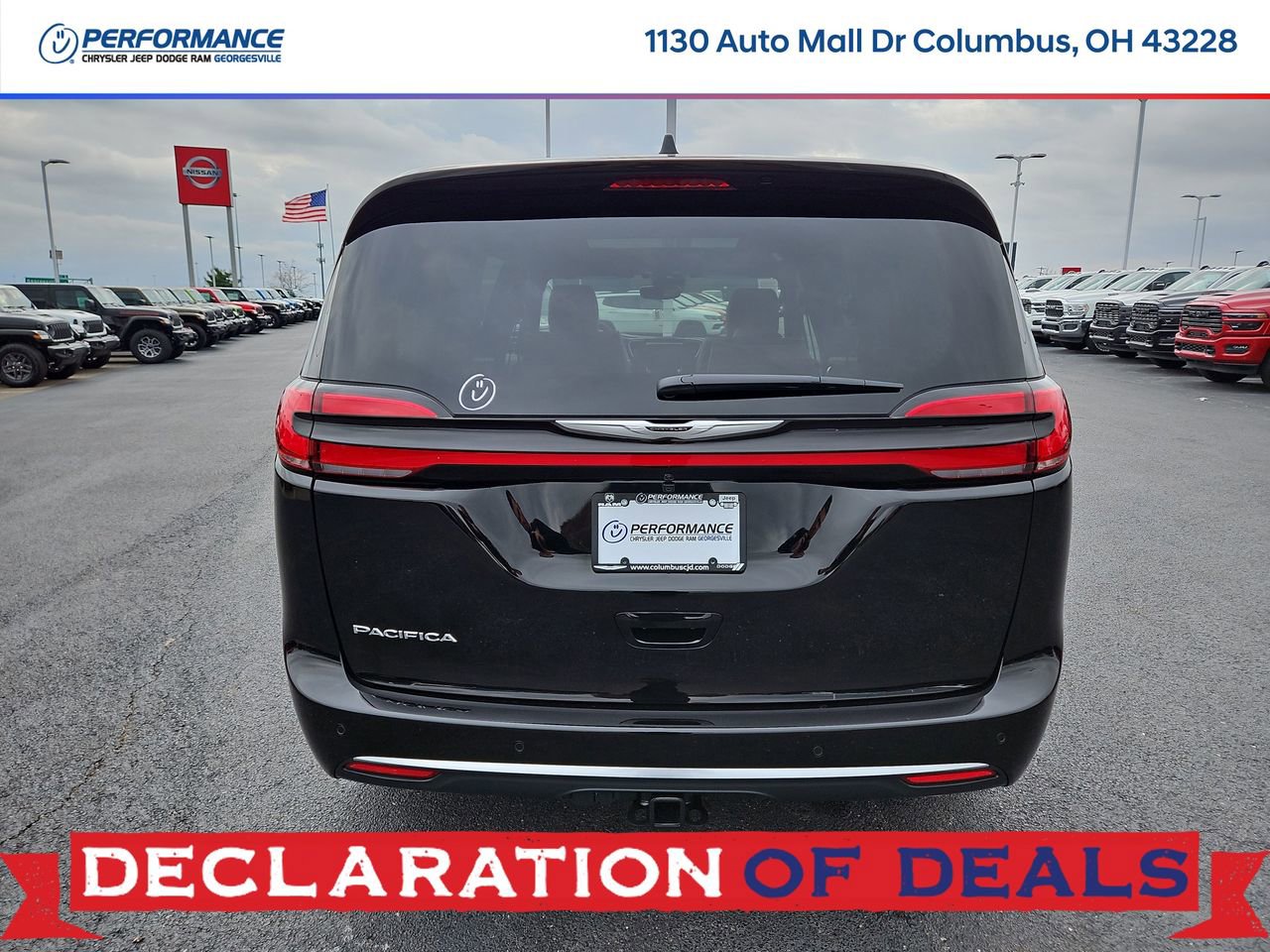 New 2026 Chrysler Pacifica Pinnacle w/ Trailer Tow Group FWD image 6