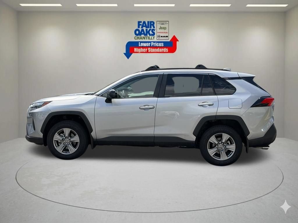 Used 2025 Toyota RAV4 LE AWD/4WD image 11
